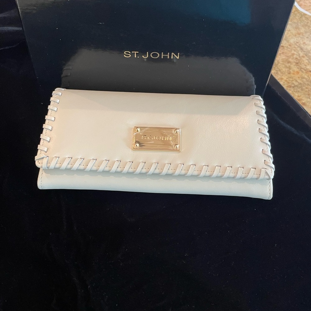 New St. John Knit Beige Wallet - Picture 2 of 10